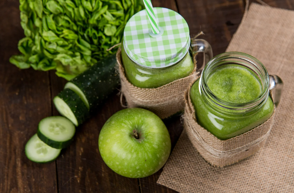 Apple-Spinach Green Energy Smoothie